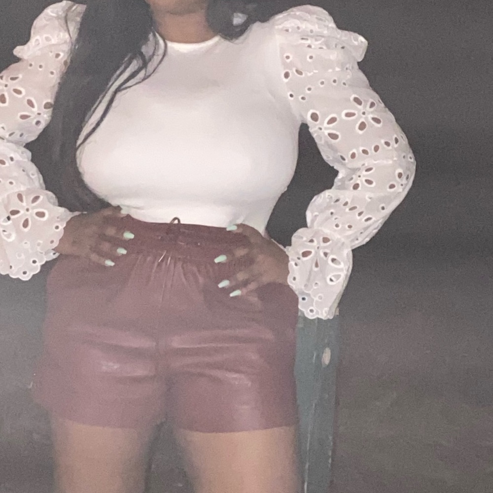Zara faux leather shorts - Picture 2 of 7